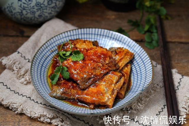 带鱼红烧卖相差教你1招不破皮，条形完整还好吃