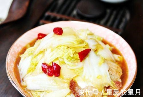 醋溜白菜什么时间放醋非常重要,记住这一点,吃起来又好吃又正宗!