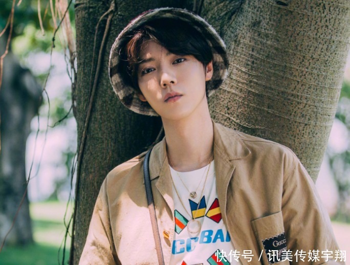 蔡徐坤|蔡徐坤作为选秀出身的爱豆，不仅唱跳能力好，综艺感也强