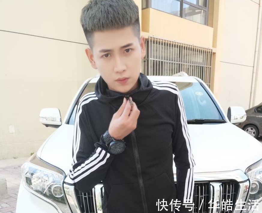 帅气|男生别剪“精神小伙”发型了,今夏试试这5个造型,时髦又显帅气