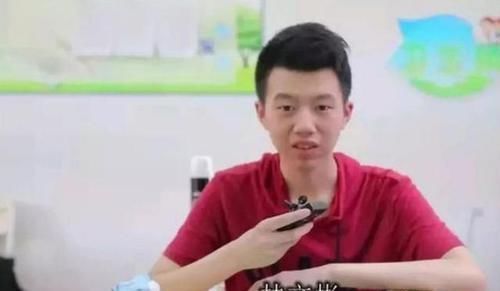 才艺|16岁男孩手写印刷体,获赞700万,父母却叹气:孩子生病了
