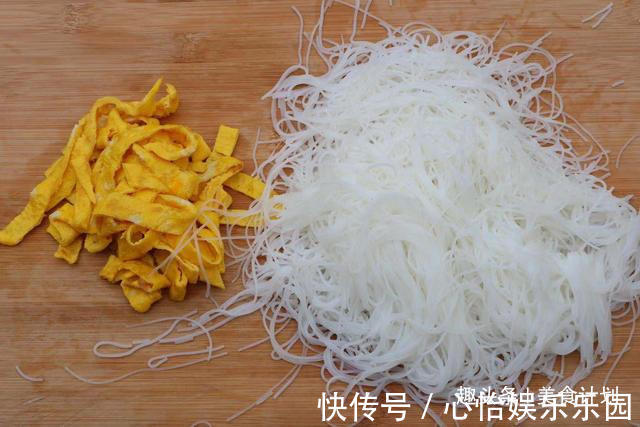 素菜|夏天比肉还受欢迎的素菜，花钱不多，简单一拌就上桌，比凉皮好吃