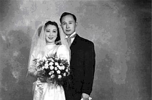 钱家|他36岁没结婚,妹妹急着给他相亲,他气着对妹妹说:我等的人是你