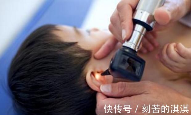 小男孩|男童耳朵难受,去检查才发现耳朵里长了蛆,有些恶作剧家长要制止