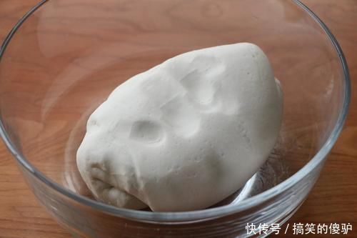 比包子馒头还好吃，外皮有嚼劲，馅料满满，一次吃3个都不过瘾！