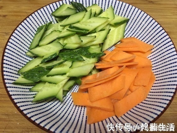 黄瓜|炒肉时，腌肉别放这2料，牢记2技巧，更软嫩，肉香满满，还不粘锅