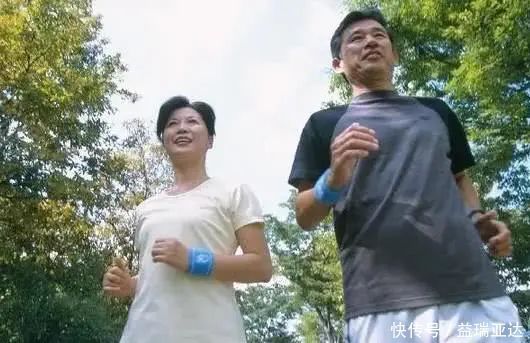 27岁女子,查出肠癌,无奈放弃治疗,提醒:1种食物不能天天吃