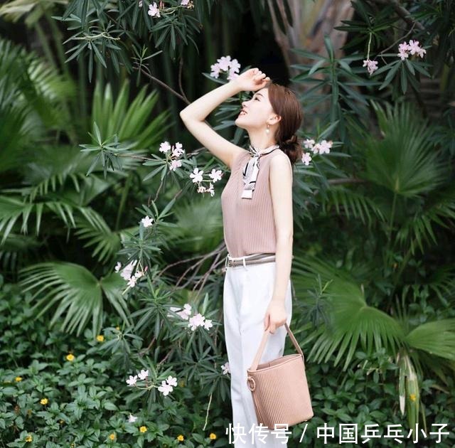 有气质 简约又精致的职场穿搭，会让整个人更加精神，甚至可以美成焦点