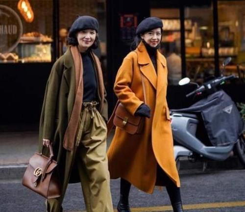 女人过了55岁，尽量少穿这3种“装嫩色”，显胖俗气还掉价