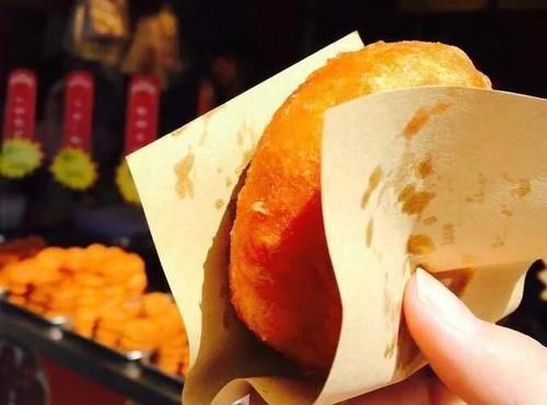 大厨|柿子是个宝,天冷不要直接吃,学街头大厨这样做,更加软糯香甜