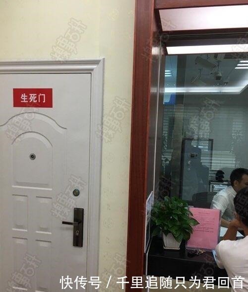 请问|请问学姐，大一开学女朋友自己带还是学校统一发放啊