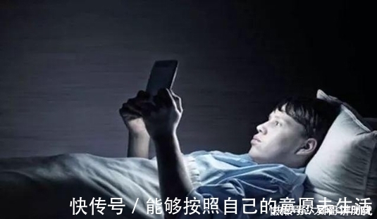 一条腿|每天练背长命百岁,4个动作疏通背部经络,放松背部,缓解酸痛