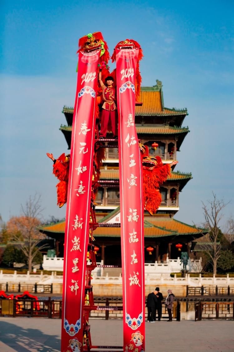 天塔|天塔狮舞贺新年 台儿庄古城乐翻天