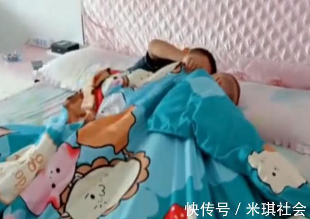 细心|哥哥式带娃也可以很赞,细心又有爱,网友:长大绝对是个好爸爸