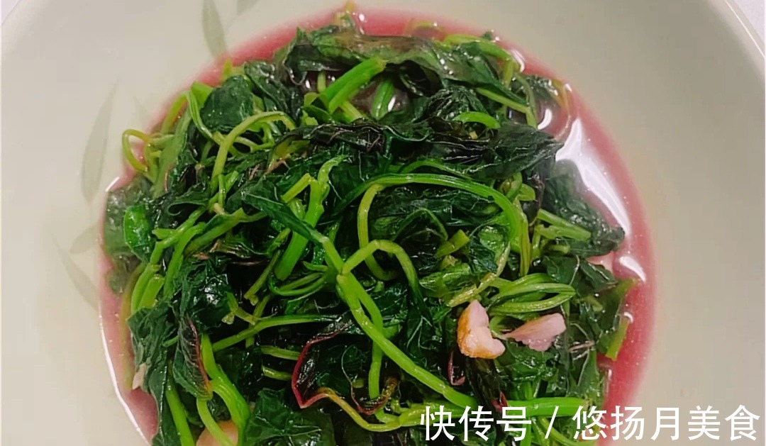 简单快手的三道家常菜推荐鱼香肉丝，蒜蓉苋菜，黄瓜皮炒肉丝！