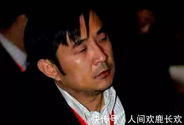 王永红|地产大亨欠下800亿的巨款，带走61亿和明星女友，亲爹去世都不管