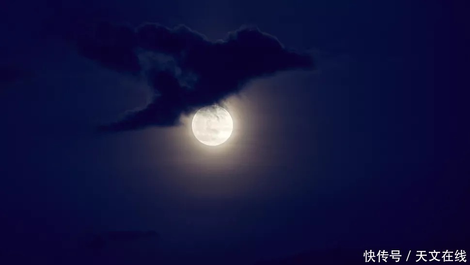 这些照片,定格了2021年“超级粉红月亮”的震撼,快来一睹风采吧