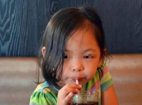 肠胃|孩子六岁前,家长最好少让娃吃三类食物,不然容易引发肠胃问题