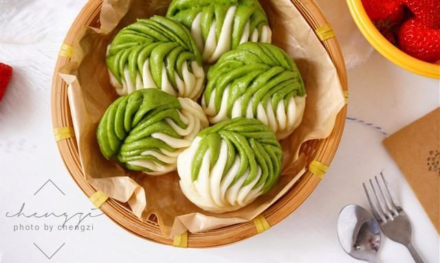 晒我做的早餐，让人眼前一亮！暄软好吃，网友：花卷也能如此惊艳