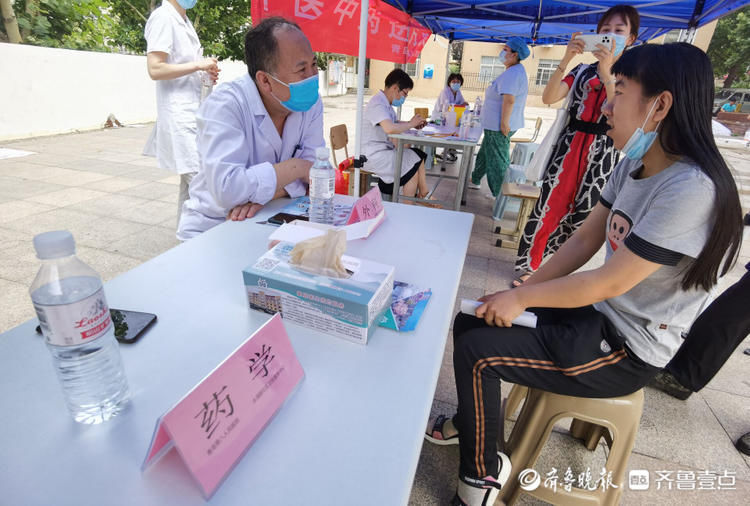 社区|李沧：服务老年居民，义诊进社区