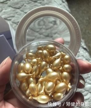 护肤品|被颜值耽误的“国货”精华,效果不输神仙水,却因包装被丢在角落!