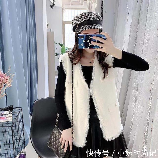 马甲|今秋火了一穿搭叫:针织马甲+高腰裙,温暖吸睛,做个气质时髦精