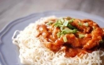  炸酱面一学就会，复刻韩国大厨做法，超美味酱香浓郁，懒人必备