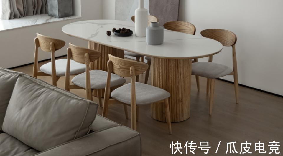 小户型|用餐桌代替沙发,解决小户型的空间局限,实用又方便