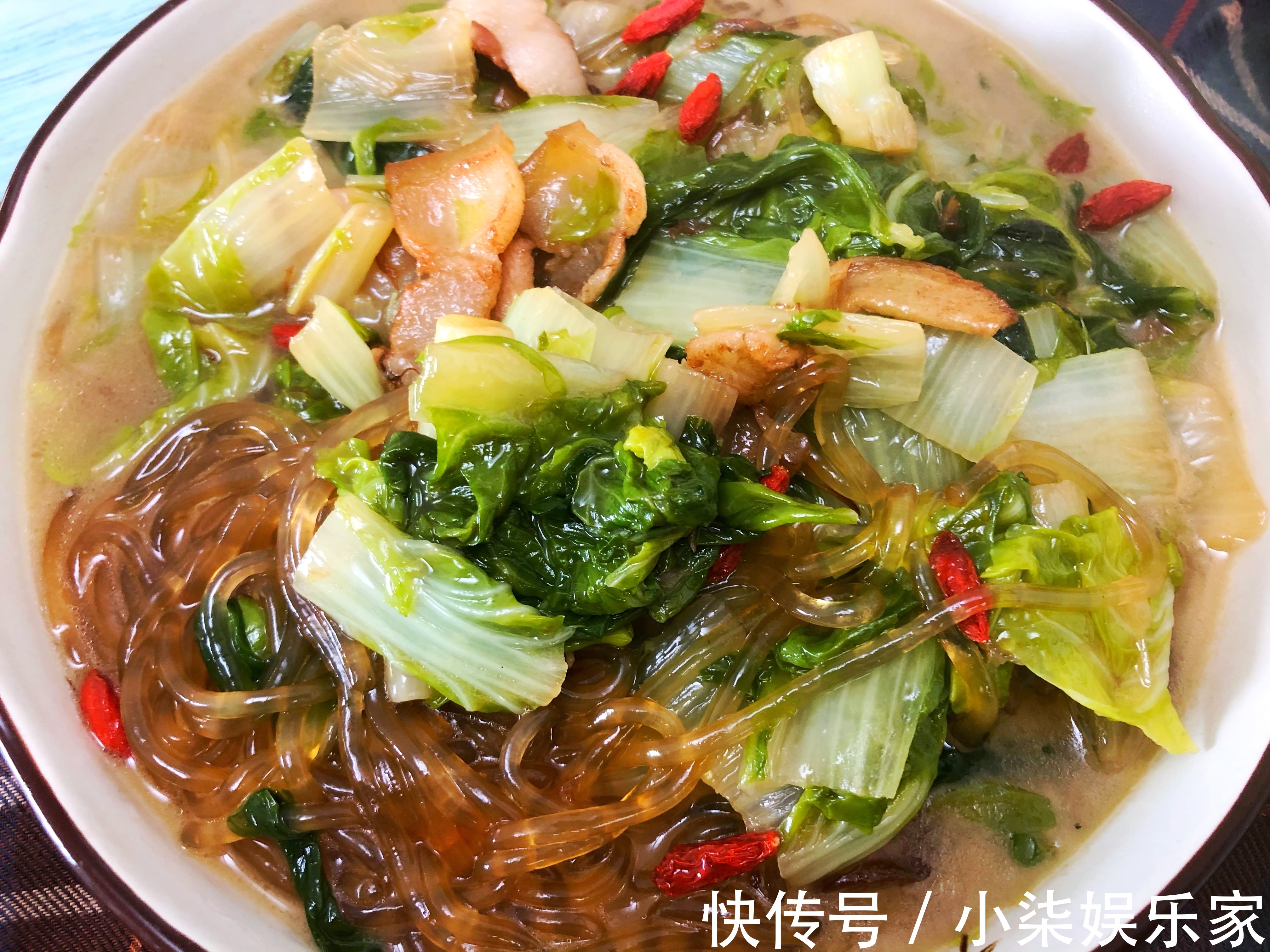 白菜炖粉条注意3点,全家抢着吃比饭店卖的还好吃!
