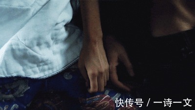 忧喜@月亮虽然遥远,但某一刻真的照亮过我