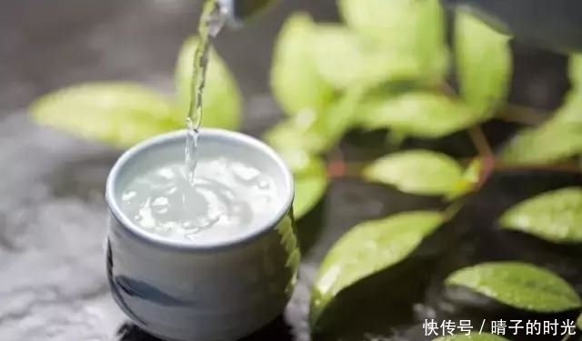 上门|4类食物太伤胃,不想胃病找上门,常吃一种天然“养胃王”