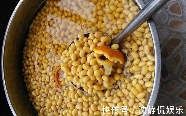 黄豆肥有“臭味”，试着加1种“小东西”，养花好用，肥效充足！