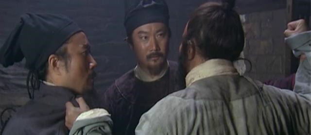 夏侯成|十位梁山好汉之间的五个谜团武松为何不救宋江燕青只是仆人