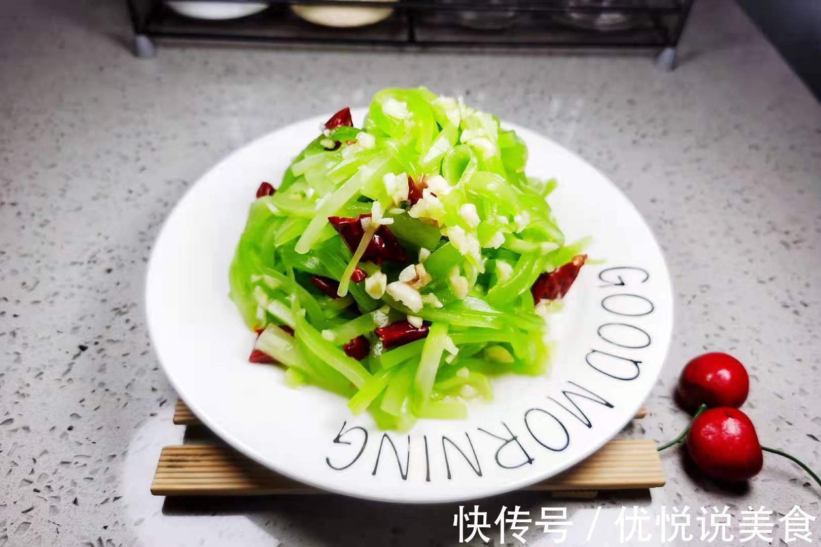 夏天温度高,不管有钱没钱,这6道凉拌菜多给家人吃,开胃又下饭