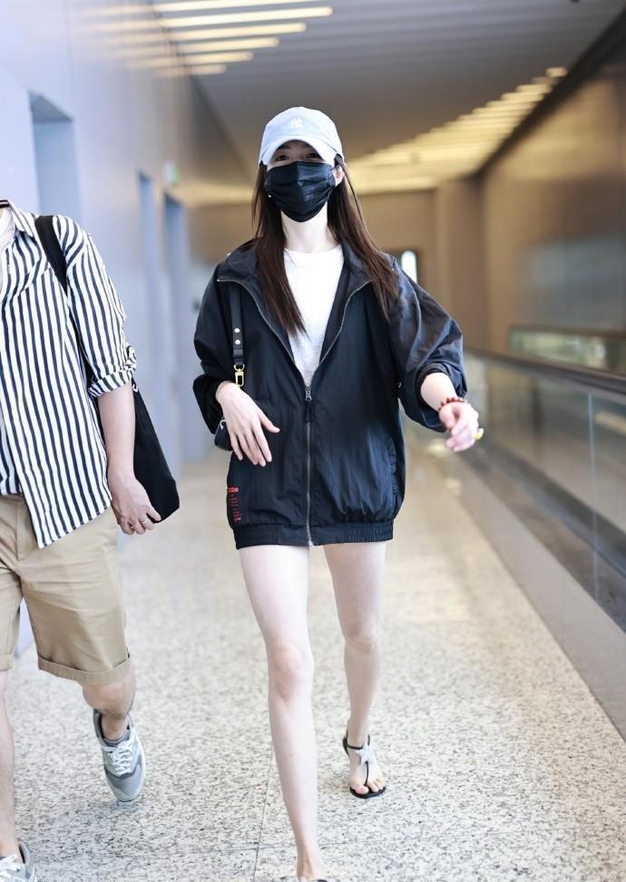 版型|刘浩存为了美真舍得破费,凹下衣失踪博眼球,还背1万9LV包撑场面