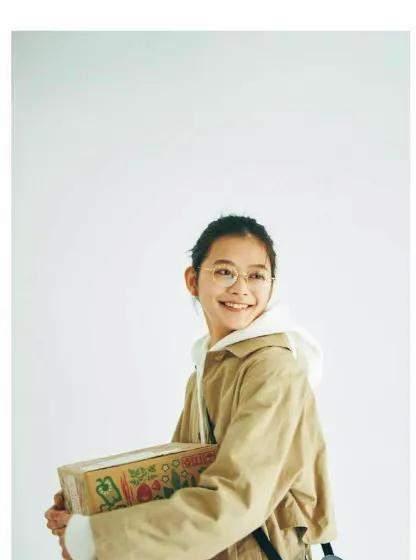 她们说:这个春天拥有这3件单品就够了!叠穿或单穿都能成为焦点