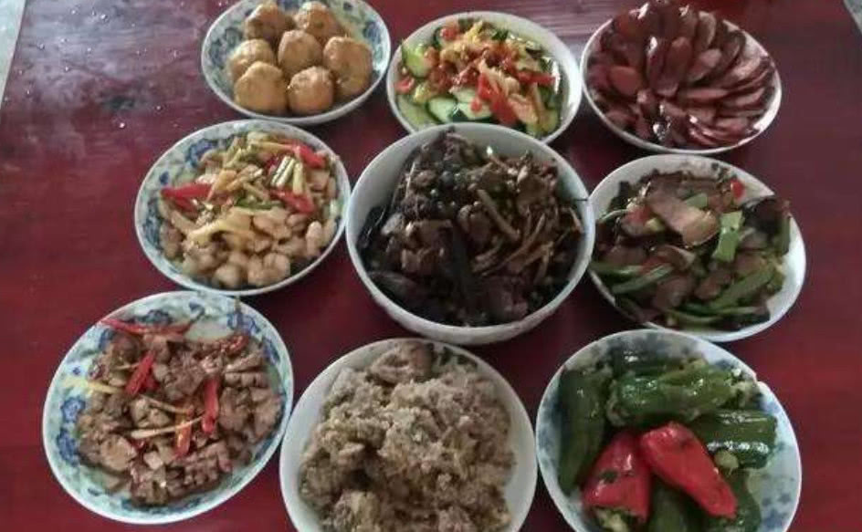 男友带我去他家见父母，准婆婆做这饭菜招待我，第二天我果断分手