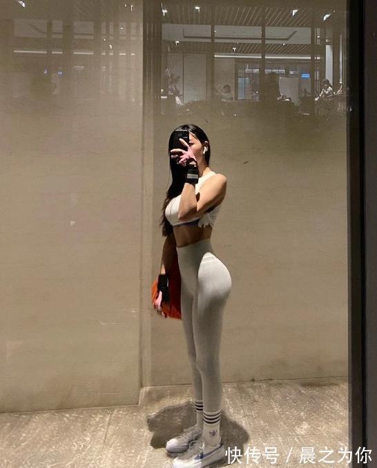 腿部肌肉|21岁健身模特,颜值正,身材也十分撩人,4个动作练出女神身材