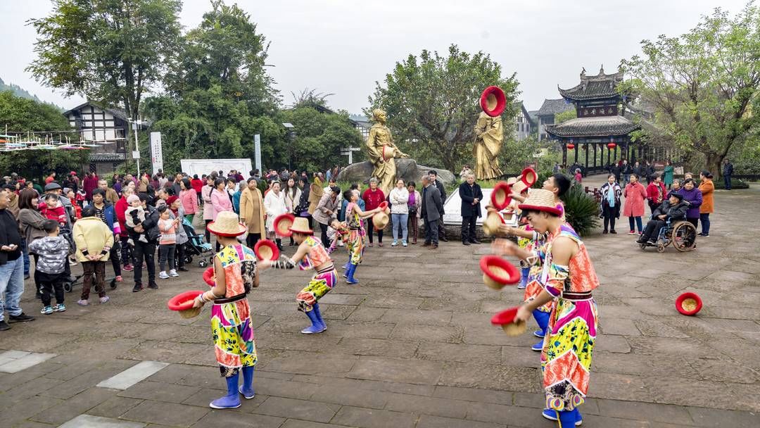 封面新闻|四川遂宁黄峨·杨慎爱情古镇：家风教育、非遗体验、特色消费释放文旅融合新动能