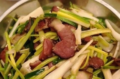 湿气最怕这菜,每天炒一盘,湿气消失了,软化血管,体重变2位数