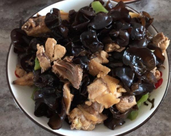 大雪过后吃猪肉不如吃此道菜，炖一锅解馋又开胃，补足营养好过冬