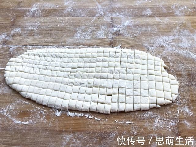 搅拌|面丁饺子姥姥最拿手,鸡蛋和面丁搅一搅拌馅儿太香了,美味