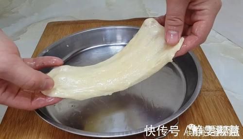 早餐别再烙饼了，加2个鸡蛋，外皮焦脆又松软，比鸡蛋饼油条好吃