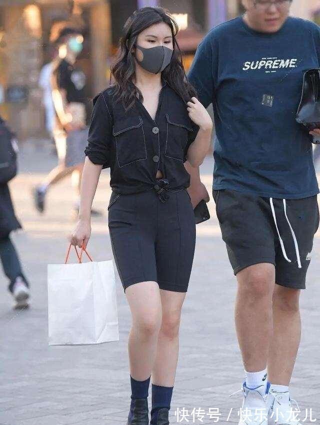 半身裤 蜂腰细腿的瑜伽裤美女,修身显身材,显瘦显高