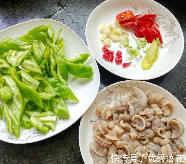 下饭|尖椒炒鱼肚,鱼肚爽脆,带点微辣,很下饭!