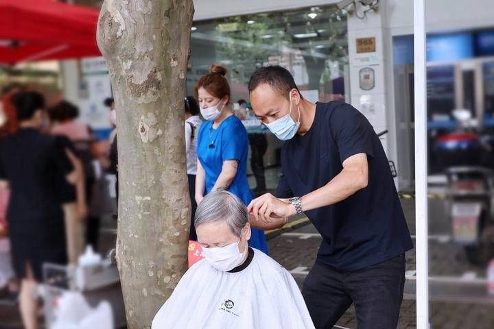 美业人 我的打工人朋友丨苦练技艺、热心公益，美发师张省才