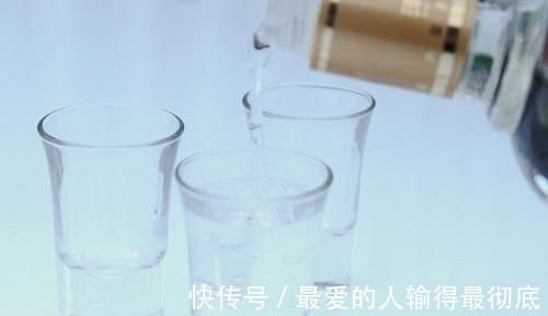 酒精|肝不好的人，3种“白色食材”要少碰，常吃肝会不堪重负，别贪嘴