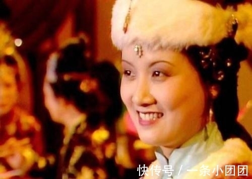 薛姨妈$红楼梦:大家闺秀王熙凤不是文盲!她认字懂兵法,心算逻辑很厉害