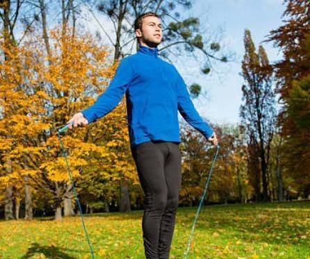 跑步|跳绳比跑步更燃脂，坚持跳绳一个月，你的身体会出现减肥的效果