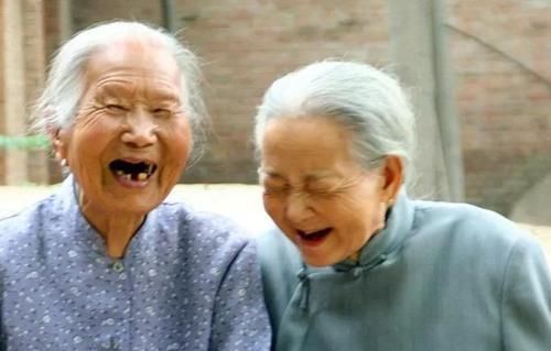 长寿|50岁后无论男女想要长寿,3件事忍住不要做,长寿离你越来越近